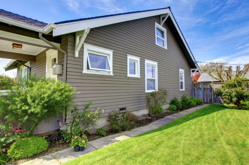 Engineered wood siding